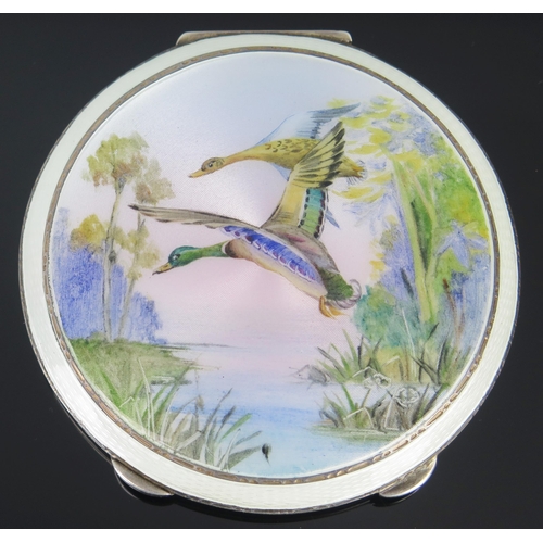 567 - A George Vi silver and enamel powder compact, maker Henry Clifford Davis, Birmingham, 1951, of circu... 