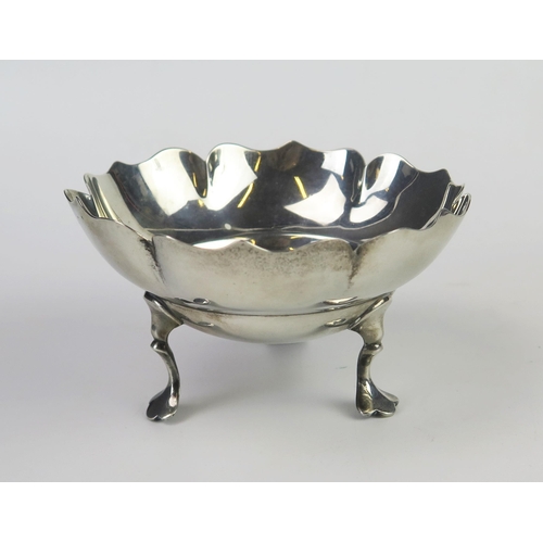 615 - An Edward VII silver sweetmeat dish, maker Mappin & Webb, London, 1909, of circular petal-shaped for... 