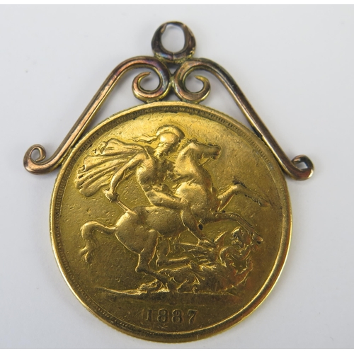 753 - A Victorian Gold £2 Coin with pendant mount, 16.7g