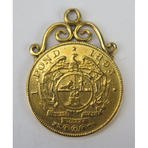 780 - A South African Gold Pond 1895 with pendant mount, 8.2g