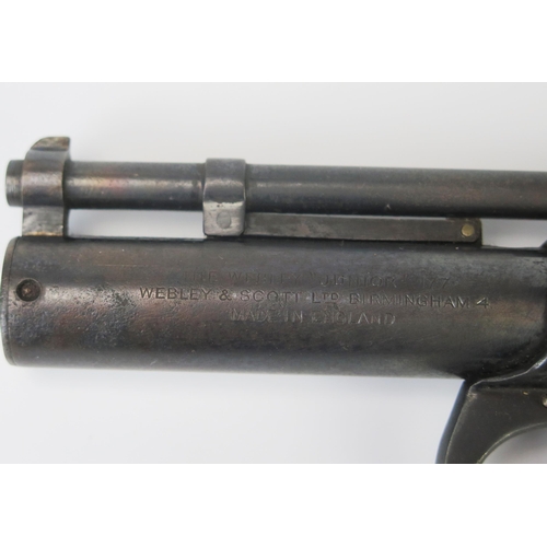 958 - A Webley 'Junior' .177 cal air pistol, with bakelite slab grips, overall length 18.5cm.