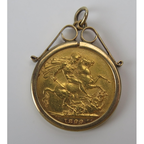 121 - A Victorian Gold Sovereign 1899 in a detachable 9ct gold pendant mount, 10g