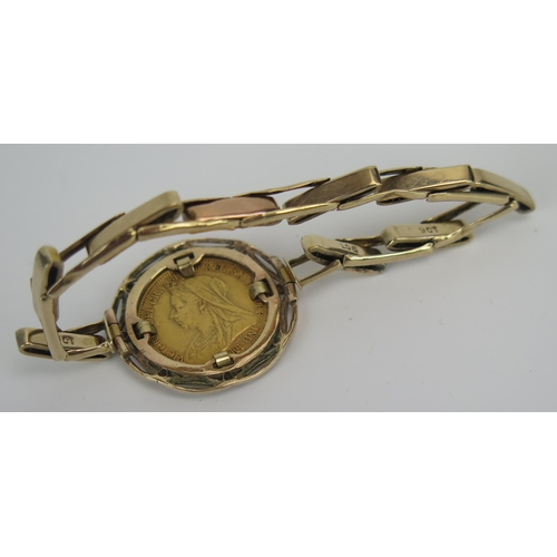 71 - A Victorian 1900 Gold Half Sovereign in a 9ct gold spring loaded bracelet, 11.8g gross (c. 7.7g of 9... 