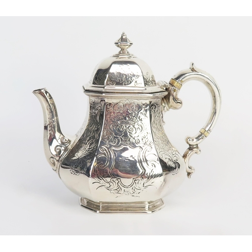 713 - A Victorian silver octagonal teapot, maker Edward, Edward Jnr, John & William Barnard, London, 1844,... 