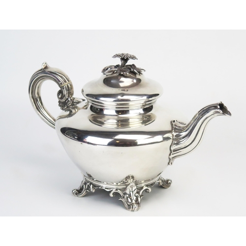 714 - A Victorian silver teapot, maker Edward, Edward Jnr, John & William Barnard, London, 1846, of squat ... 