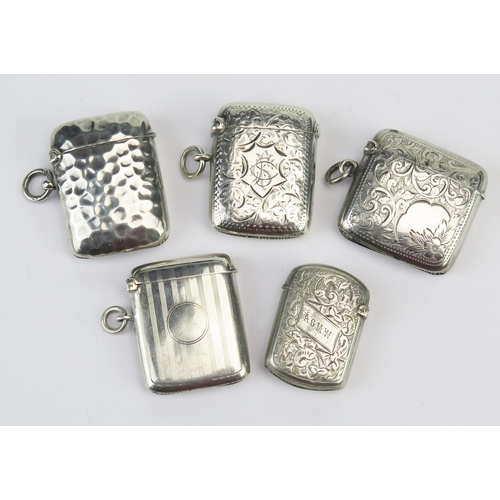 740 - Five assorted silver vesta cases, various makers and dates, initialled or monogrammed, total weight ... 