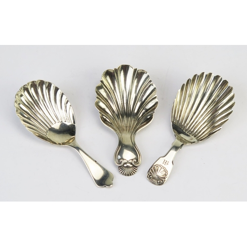 763 - Three silver shell-shaped caddy spoons, makers Yapp & Woodward,, Birmingham, 1846, Thomas Finlayson,... 