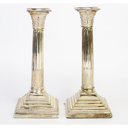 789 - A pair of George V silver candlesticks, maker Edward Barnard  & Sons Ltd, Birmingham 1919, with Cori... 