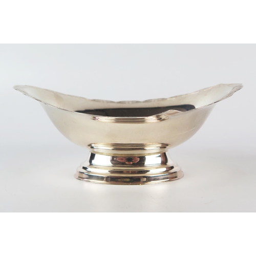 796 - An Elizabeth II silver pedestal bonbon dish, maker Barker Ellis Silver Co, Birmingham, 1995, of oval... 