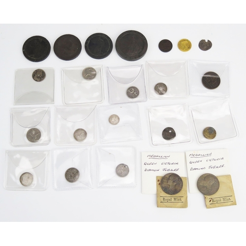 825 - A mixed group of copper and other English coins including a cartwheel and penny and twopence and sil... 