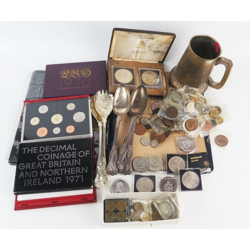 910B - GB Coin Year Packs, 1970, 1971, 1994, cased 1978 Bahamas silver coins, commemorative crowns, other c... 