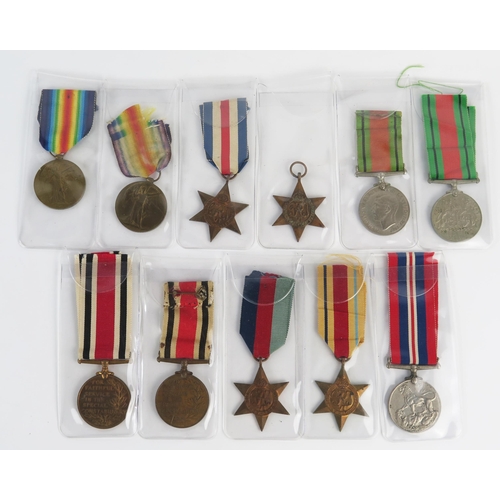 953 - A collection of British World War One and Two medals, includes Victory medals to 2062. Pte. A.E.Loos... 