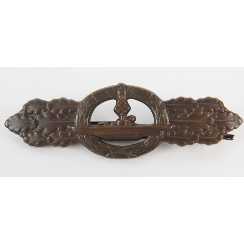 980 - A replica bronze U-Boat clasp, marked to the back Entwurf Peekhaus AUSF, Schwerin, Berlin 68. 7.6cm ... 