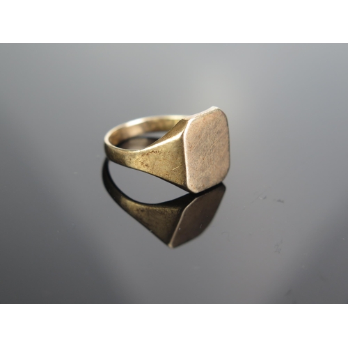 103 - A 9ct Gold Signet Ring, full hallmarks, size T, 5.8g