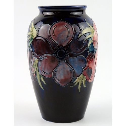 1387 - A Moorcroft pottery vase, 