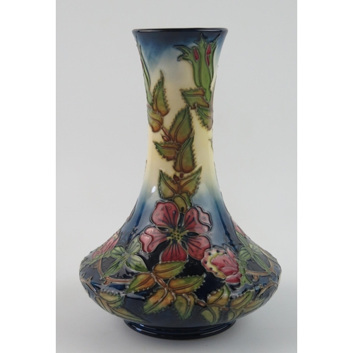 1392 - A Moorcroft pottery 