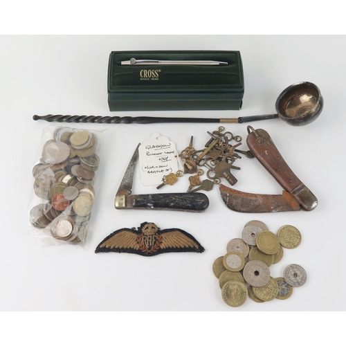 1586 - Two folding pocket knives, a Cross pen, a silver toddy ladle, RAF cloth wings, together with assorte... 