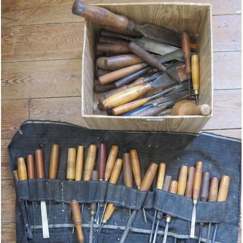 1613 - A collection of assorted wood carving chisels and files.