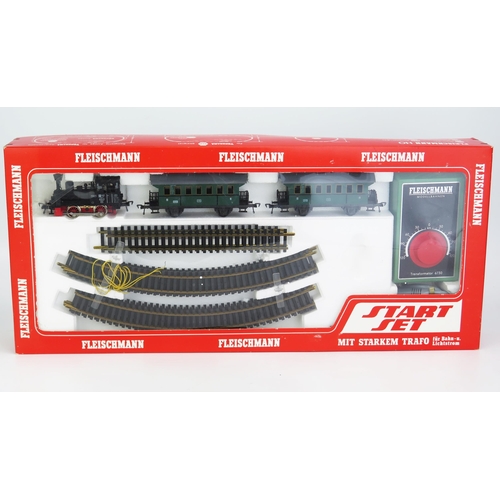 Fleischmann HO Gauge 6325 Start Set with 0-4-0 