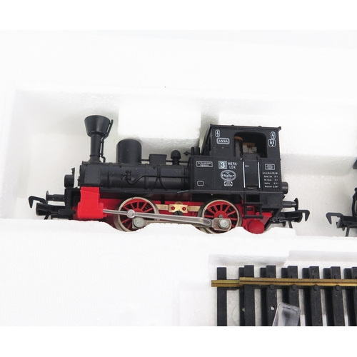 Fleischmann HO Gauge 6325 Start Set with 0-4-0 
