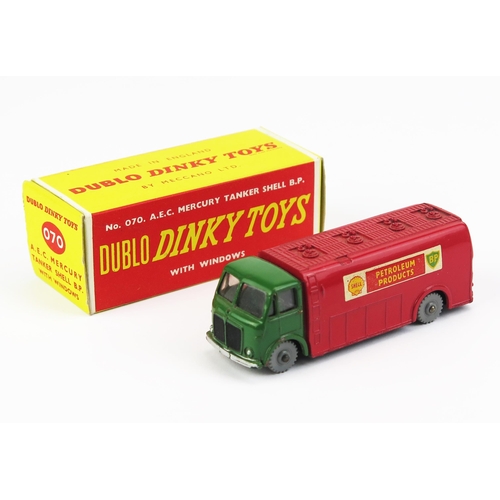 1150 - Dinky 070 AEC Mercury Tanker Shell-BP - green cab, red tank, glazing, knobbly grey plastic wheels - ... 