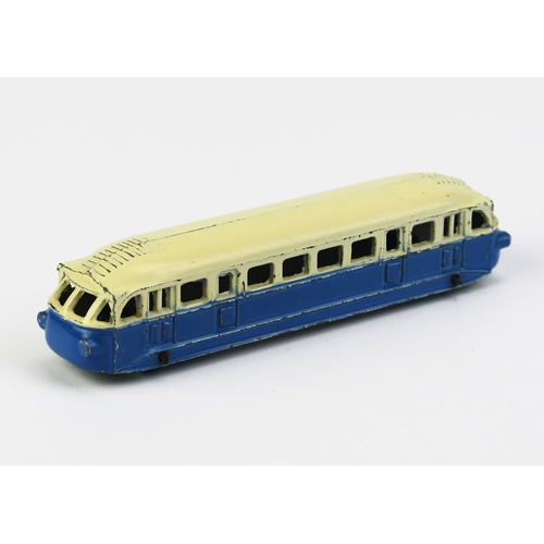 1157 - French Dinky Pre-war Bugatti Autorail - cream/blue body, small windows, green Bakelite moulded rolle... 