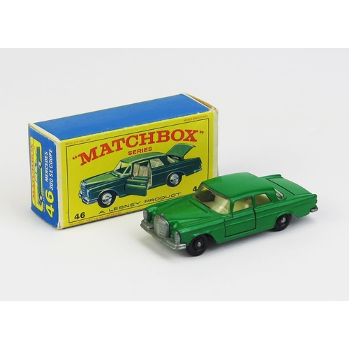 1187 - Matchbox Regular Wheels 46b Mercedes 300SE - Stannard Code 2, green, cream interior, black plastic w... 