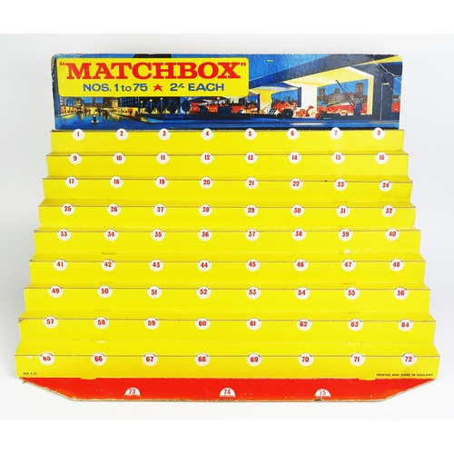 1220 - Matchbox Regular Wheels c.1967 - retailers tiered card collapsible shop display stand intended to ho... 