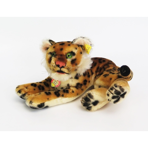 1278 - Steiff Vintage Recumbent Tiger 2317/1 - glass eyes, complete with yellow ear tag, button, chest tag ... 