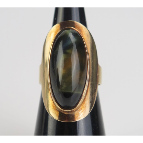 106 - A Yellow Metal and Labradorite Dress Ring, KEE tested as 14K, 29.5mm long head, size M, 7.56g