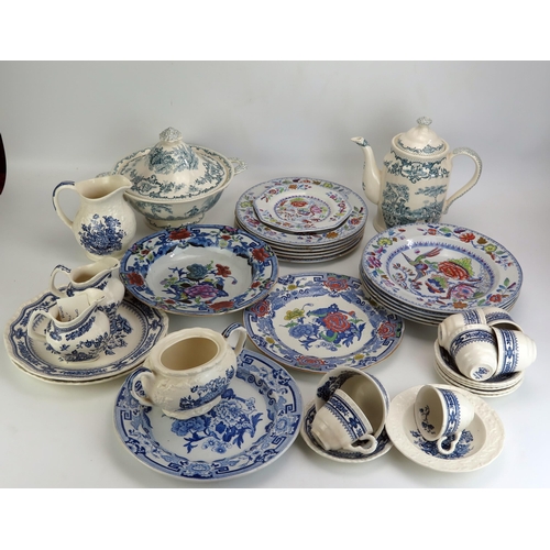 1081 - A Mason's Ironstone 'Romantic' pattern tureen and cover a similar teapot, together with 'Ascot' patt... 