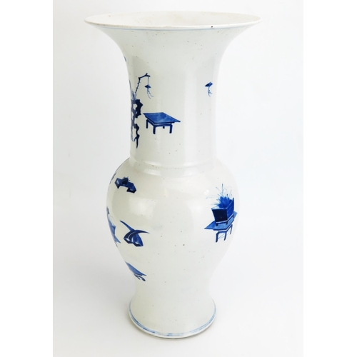 1162 - A large Chinese blue and white yenyen vase, with trumpet-shaped neck and baluster body decorated wit... 