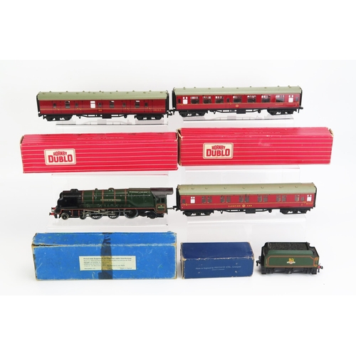 1500 - Hornby Dublo OO Gauge EDL12 4-6-2 Duchess of Montrose BR 46232, Tender, dark red BR Coaches includin... 