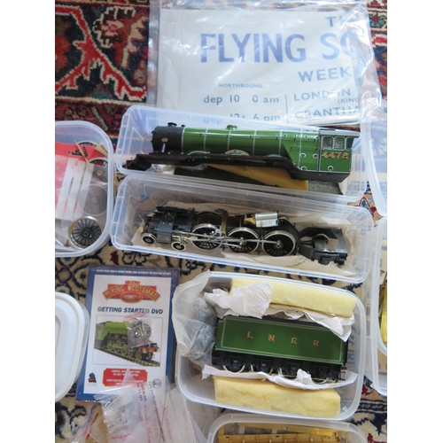 1504 - Two Hachette O Gauge Kit Locos including Mallard and Flying Scotsman - both partially made and not c... 