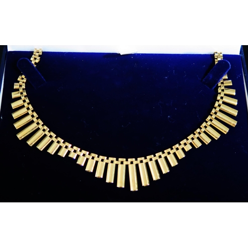 167 - A 14ct Gold Fringe Necklace, 16