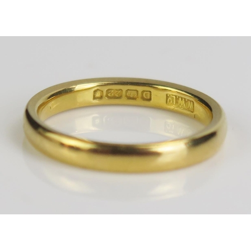 170 - A 22ct Gold Plain Wedding Band, London 1939, c. 3mm wide, size J, c. 3.62g