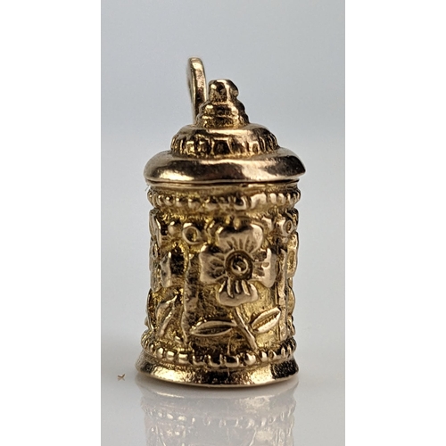 22 - A 9ct Gold Tankard Charm with hinged lid, hallmarked, c. 4.25g