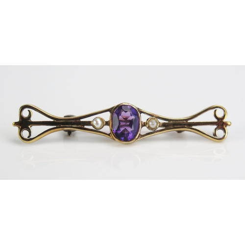 92 - A 9ct Gold, Amethyst and untested Pearl Brooch, 48mm, c. 3.32g