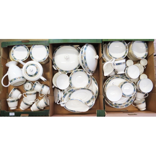 1031 - An extensive Royal Worcester part dinner, tea and coffee service with 