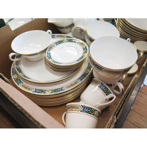 1031 - An extensive Royal Worcester part dinner, tea and coffee service with 