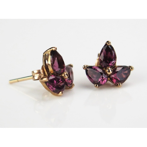 112 - A Pair of 9ct Gold and Garnet Earrings, 2g