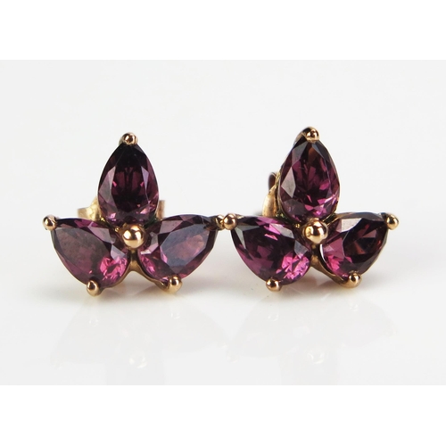 112 - A Pair of 9ct Gold and Garnet Earrings, 2g