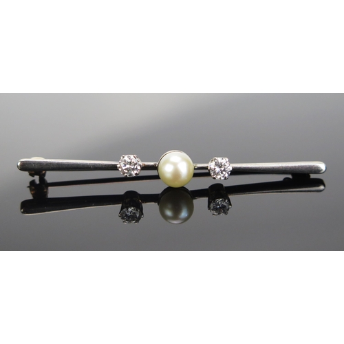 121 - A Diamond and untested Pearl Bar Brooch in a precious yellow and white metal setting, 4mm diamonds, ... 