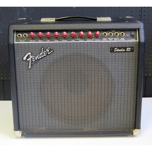 1232 - Fender Studio 85 Electric Guitar Amplifier