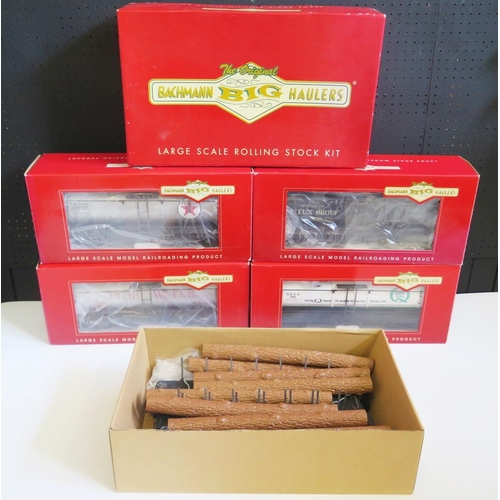 1253 - 4 Bachmann Big Haulers G Gauge Tank Cars and 98916 Flat Cars - appear very good/excellent in boxes