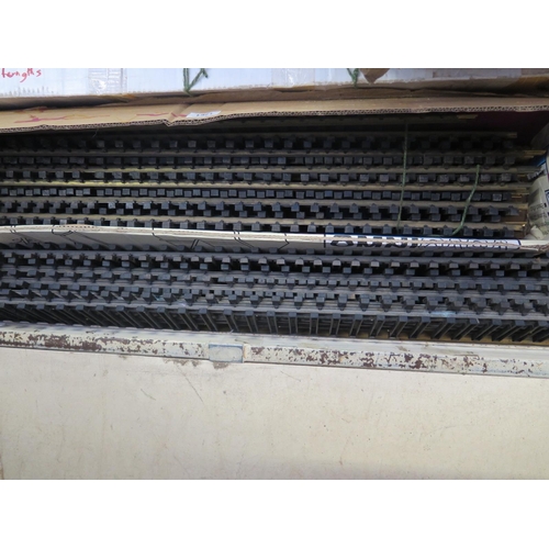 1261 - Large Collection of G Gauge Track including straights up to 5ft and some curves - used