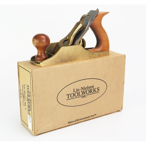 1285 - A Lie-Nielsen No. 4 Bronze Smoothing Plane - very good/excellent used condition with spare handle an... 