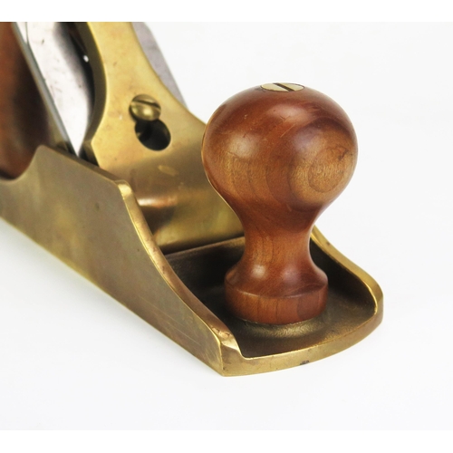 1285 - A Lie-Nielsen No. 4 Bronze Smoothing Plane - very good/excellent used condition with spare handle an... 