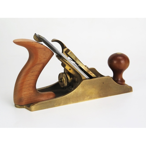 1285 - A Lie-Nielsen No. 4 Bronze Smoothing Plane - very good/excellent used condition with spare handle an... 