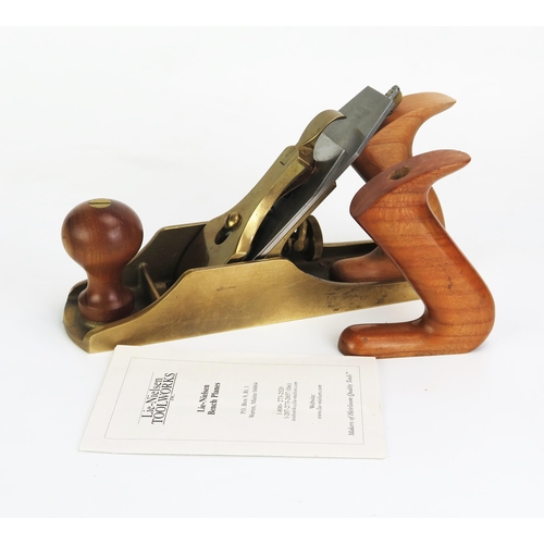 1285 - A Lie-Nielsen No. 4 Bronze Smoothing Plane - very good/excellent used condition with spare handle an... 